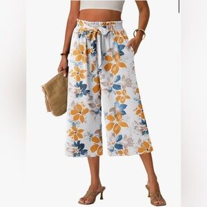 NWT Lepunuo Flora Capri Pants